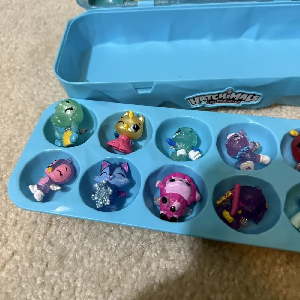 Hatchimals Mini Figures CollEGGtibles 13 Minis In Shells‎ & Plastic Egg Carrier